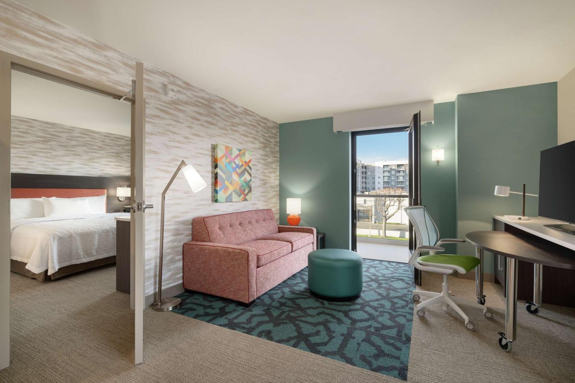 Home2 Suites By Hilton Woodland Hills Los Angeles — Photos 2